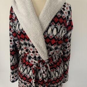 Vera Bradley Red and Black Geometric Robe